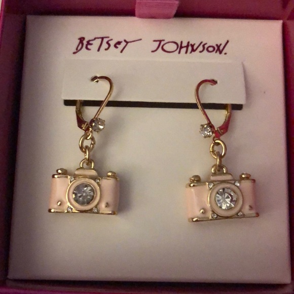 Betsey Johnson Gold Tone & Pink Enamel Camera Drop Earrings Crystal Accents NIB - Picture 4 of 12